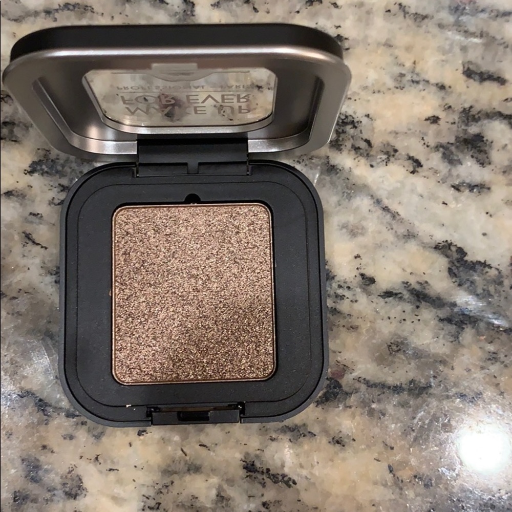 Make up forever eye shadow - Picture 2 of 3
